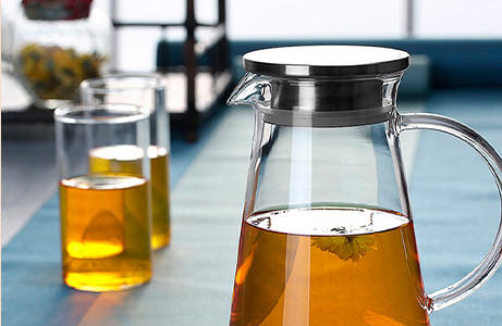 The borosilicate glass teapot has the following four main features