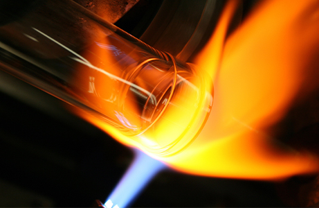 Correct identification of tempered glass and heat-resistant glass for safe use