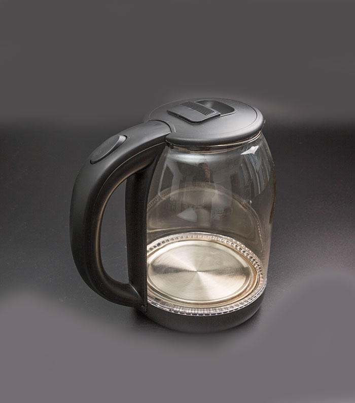 How does a glass electric kettle differ from traditional kettles?