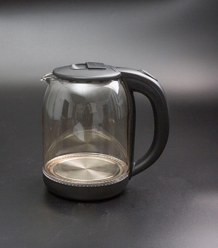 How does glass electric kettle increase thermal insulation?