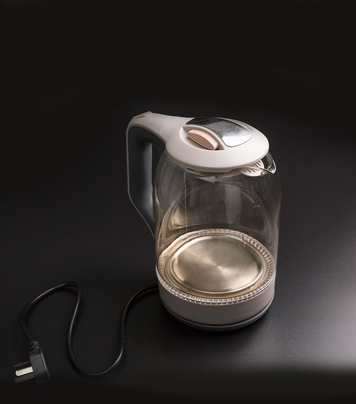 Are glass electric kettles more energy-efficient than stovetop kettles?
