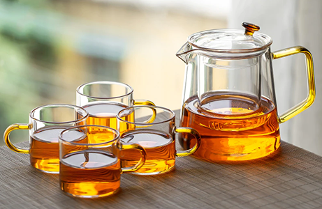 What are the benefits of using a glass teapot coffee pot compared to other materials?